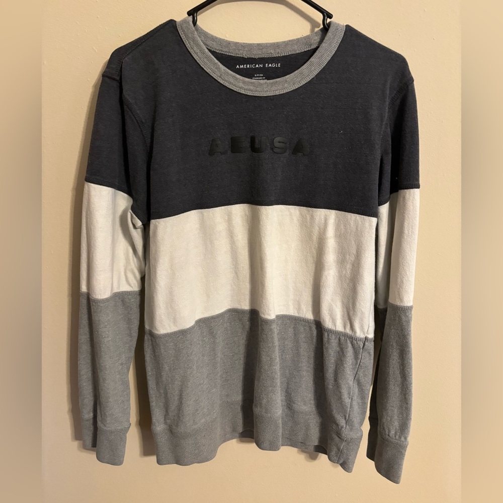 American eagle long sleeve shirt